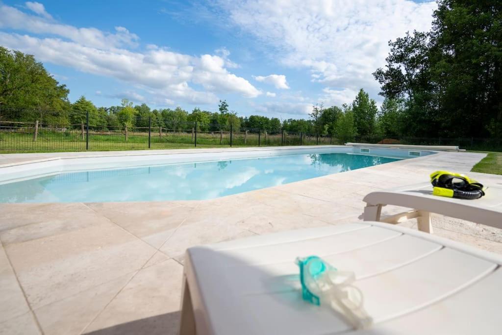 Villa L'Evasion En Pierre Piscine Et Etang Prive Sevremoine Exterior foto