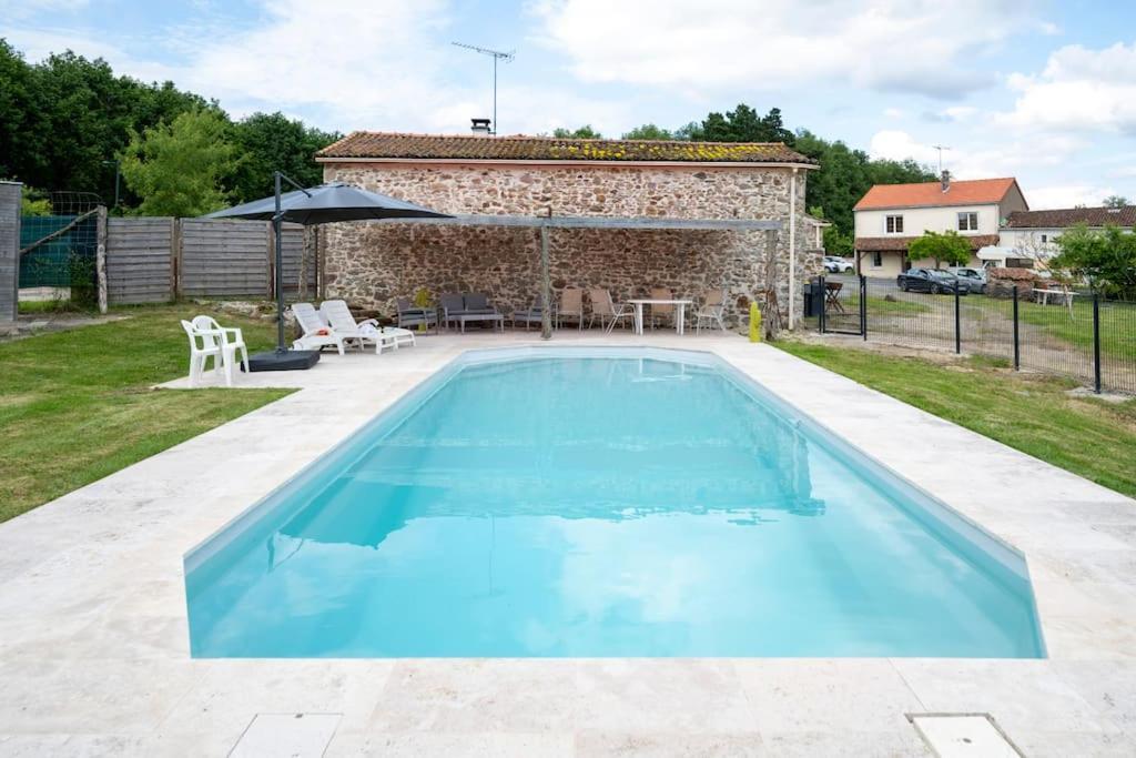 Villa L'Evasion En Pierre Piscine Et Etang Prive Sevremoine Exterior foto